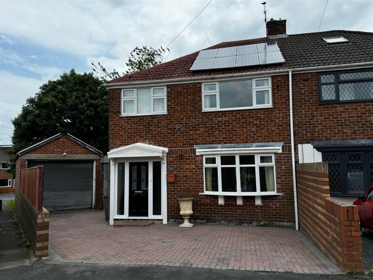 3 bedroom Semi-Detached House SSTC