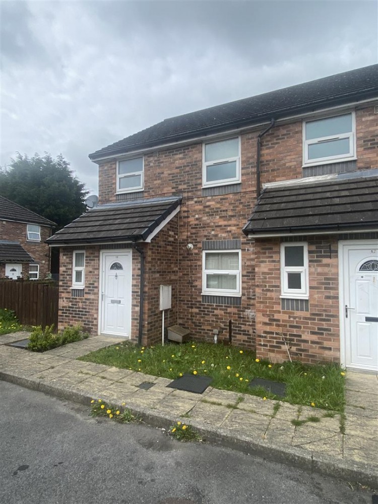 3 bedroom Semi-detached house SSTC