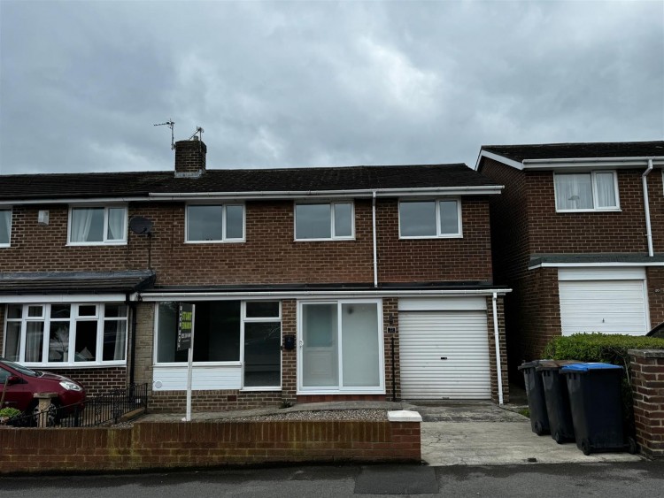 4 bedroom Semi-Detached House SSTC
