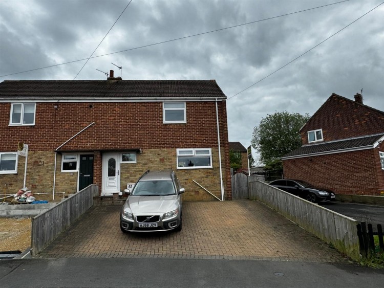 2 bedroom Semi-detached house SSTC