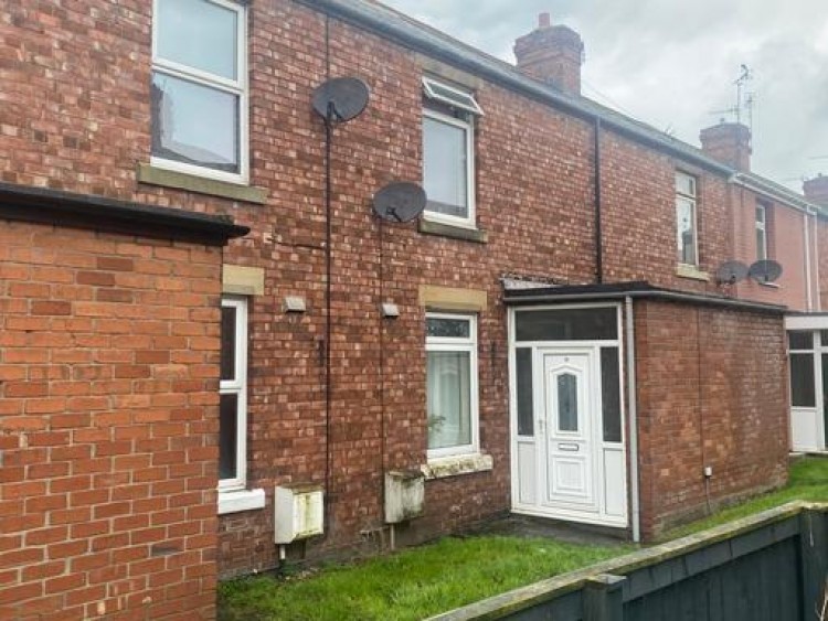 2 bedroom Terraced House SSTC