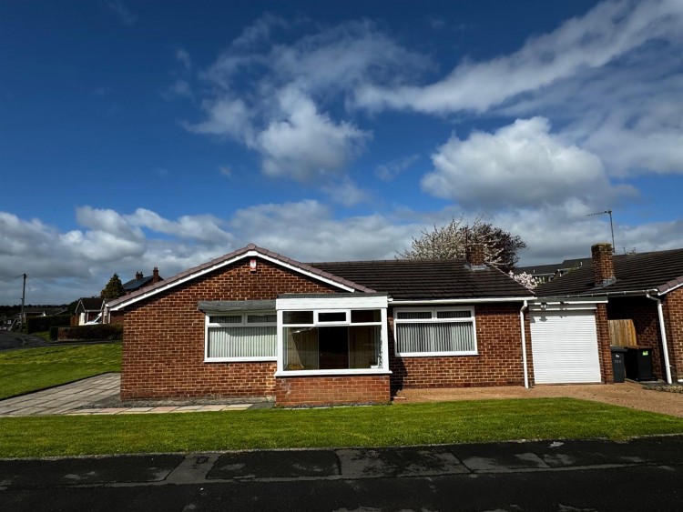 2 bedroom Semi-detached house SSTC