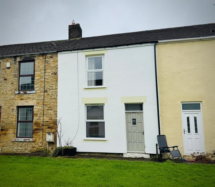 2 bedroom Terraced House SSTC