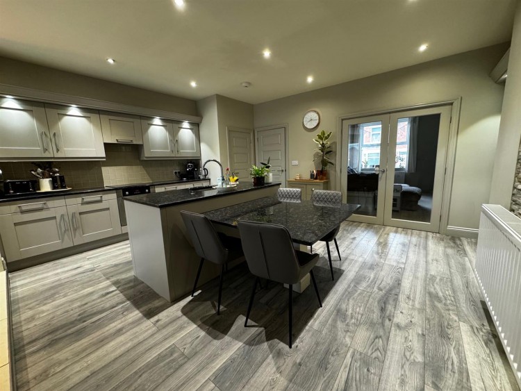 3 bedroom Terraced House SSTC