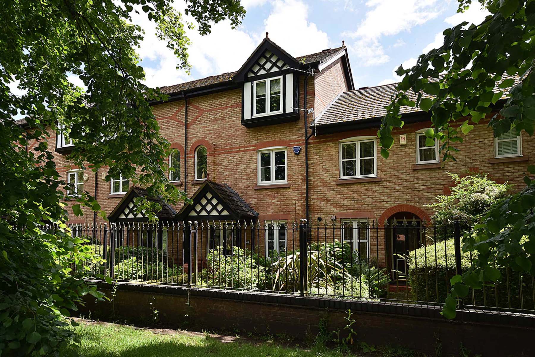 3 bedroom Townhouse For Sale