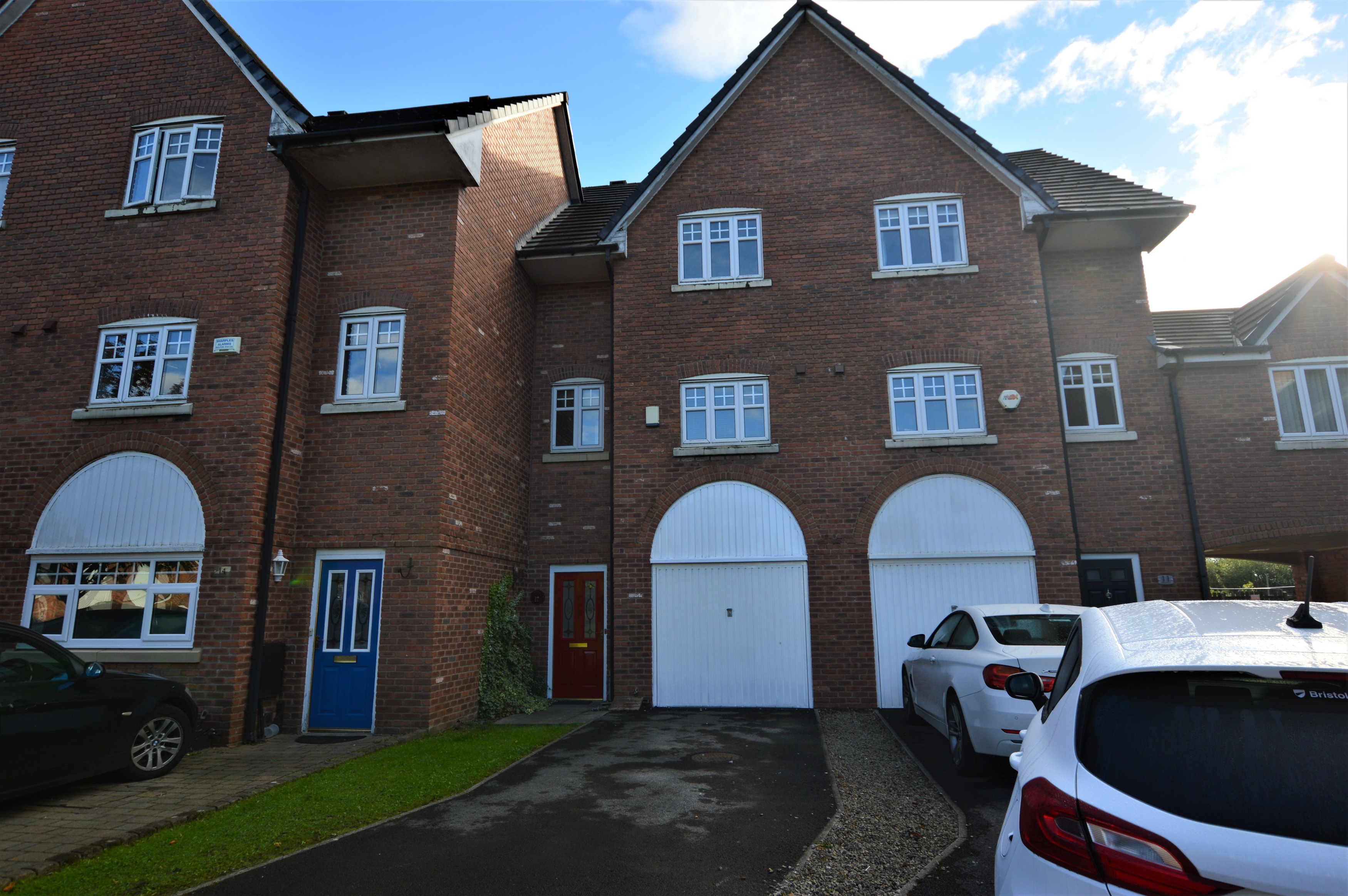 3 bedroom Townhouse To Let