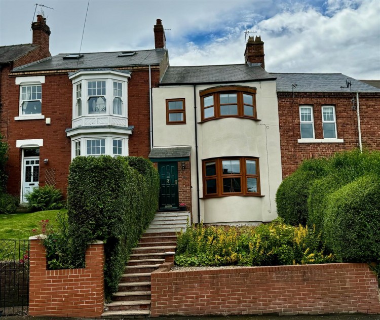 3 bedroom Detached house SSTC