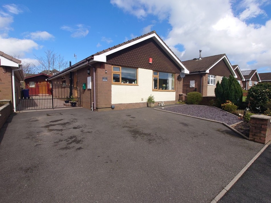 3 bedroom Detached house SSTC