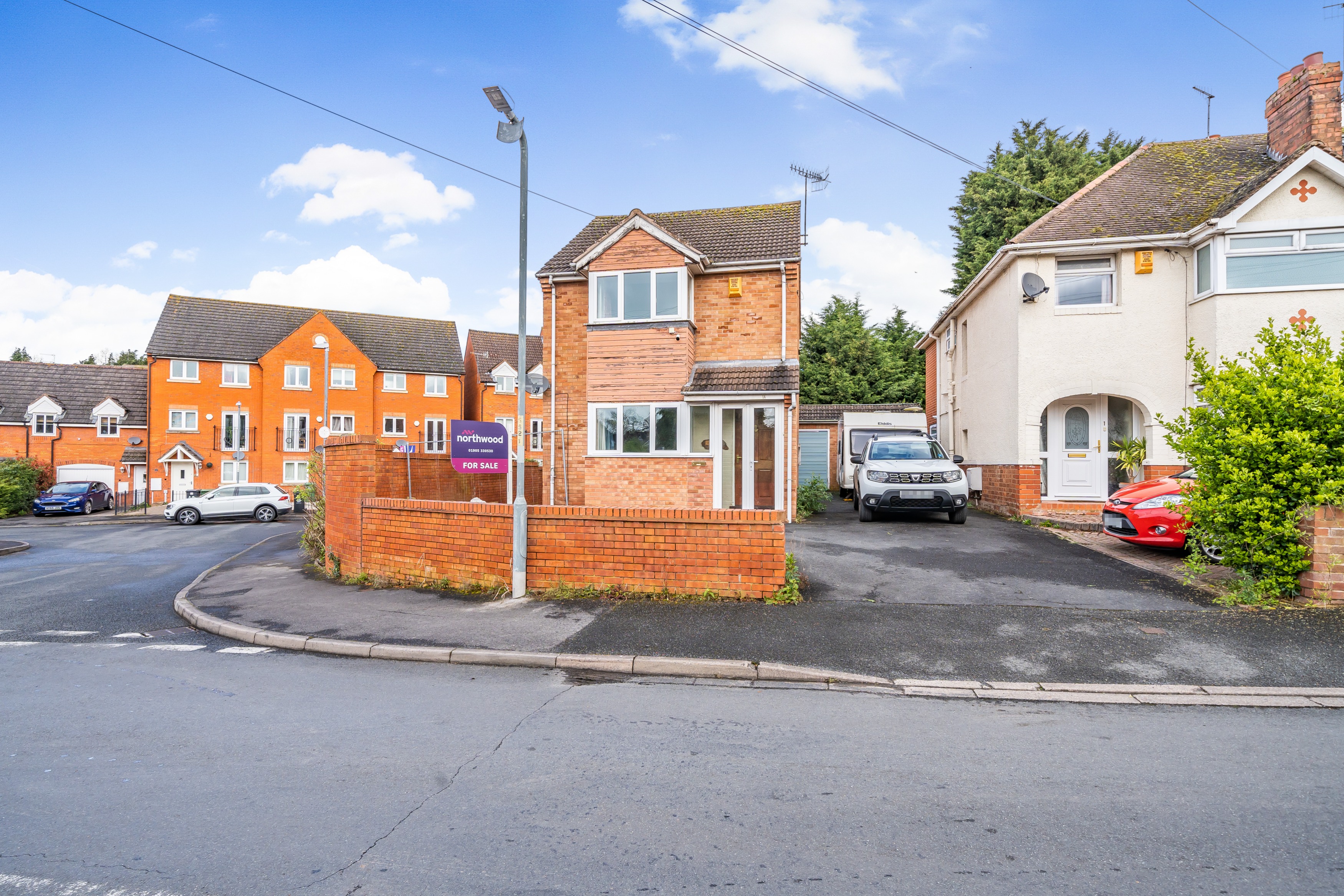 2 bedroom Detached House For Sale