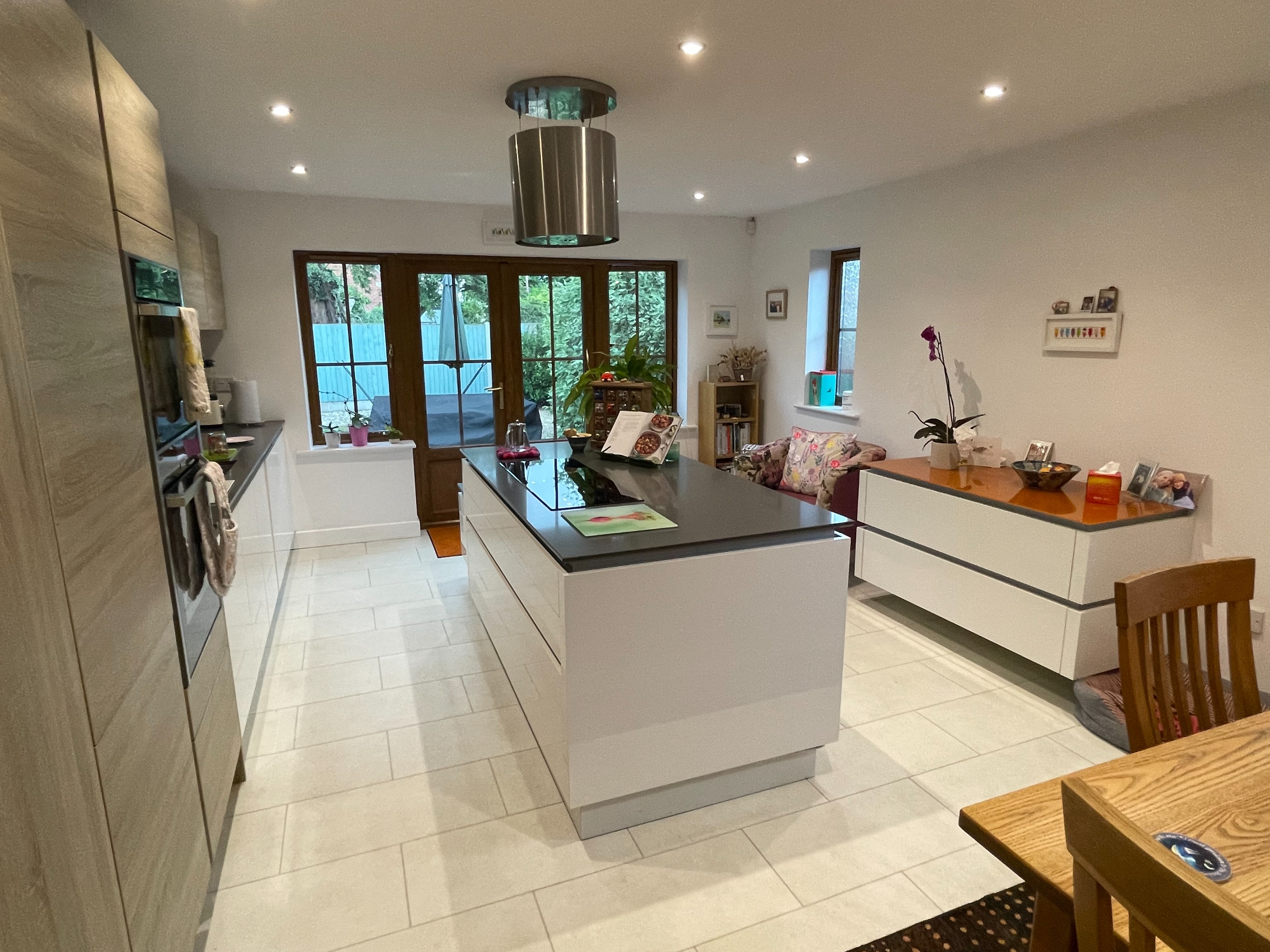 4 bedroom Detached House To Let