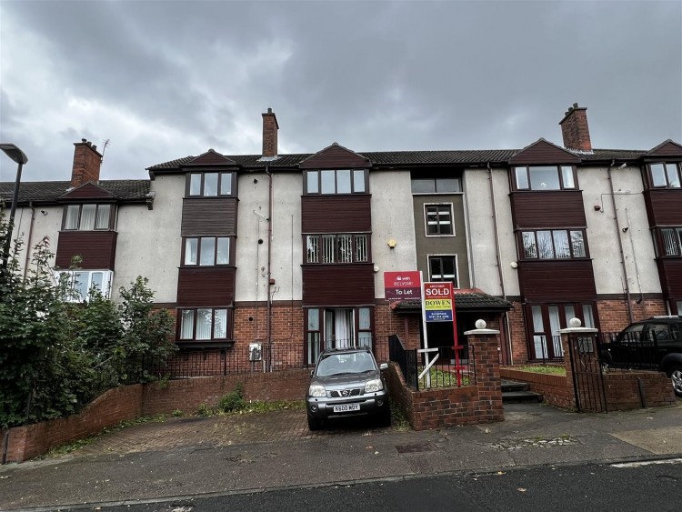 2 bedroom Apartment For Sale