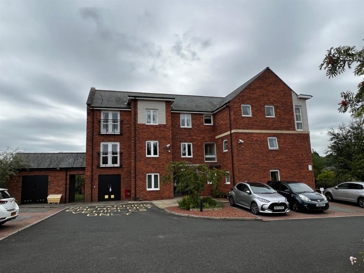 1 bedroom Apartment For Sale