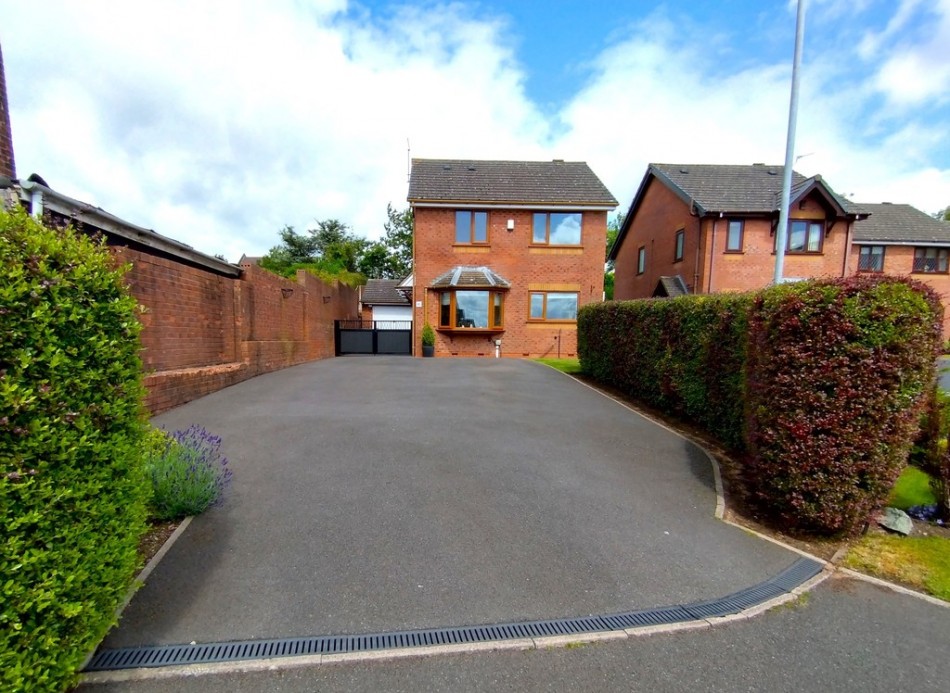 3 bedroom Detached house SSTC