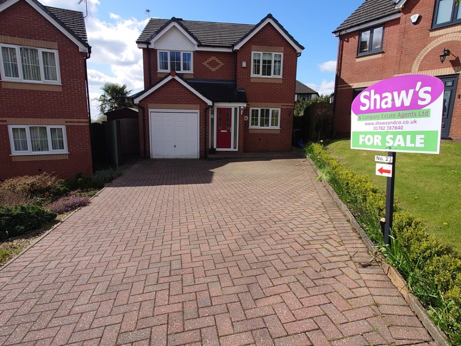 4 bedroom Semi-detached house SSTC