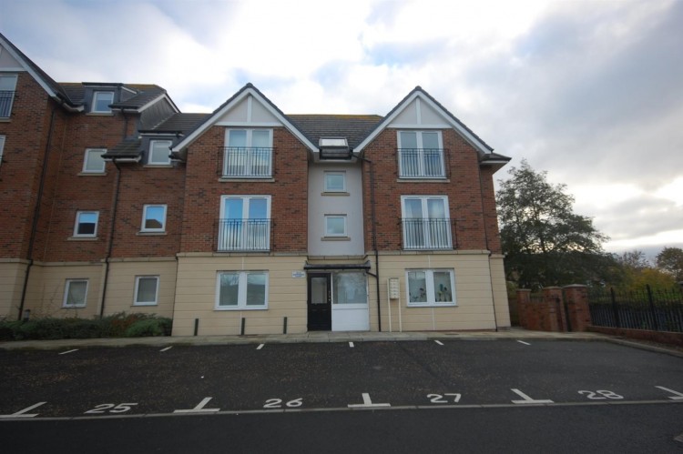 2 bedroom Apartment Let