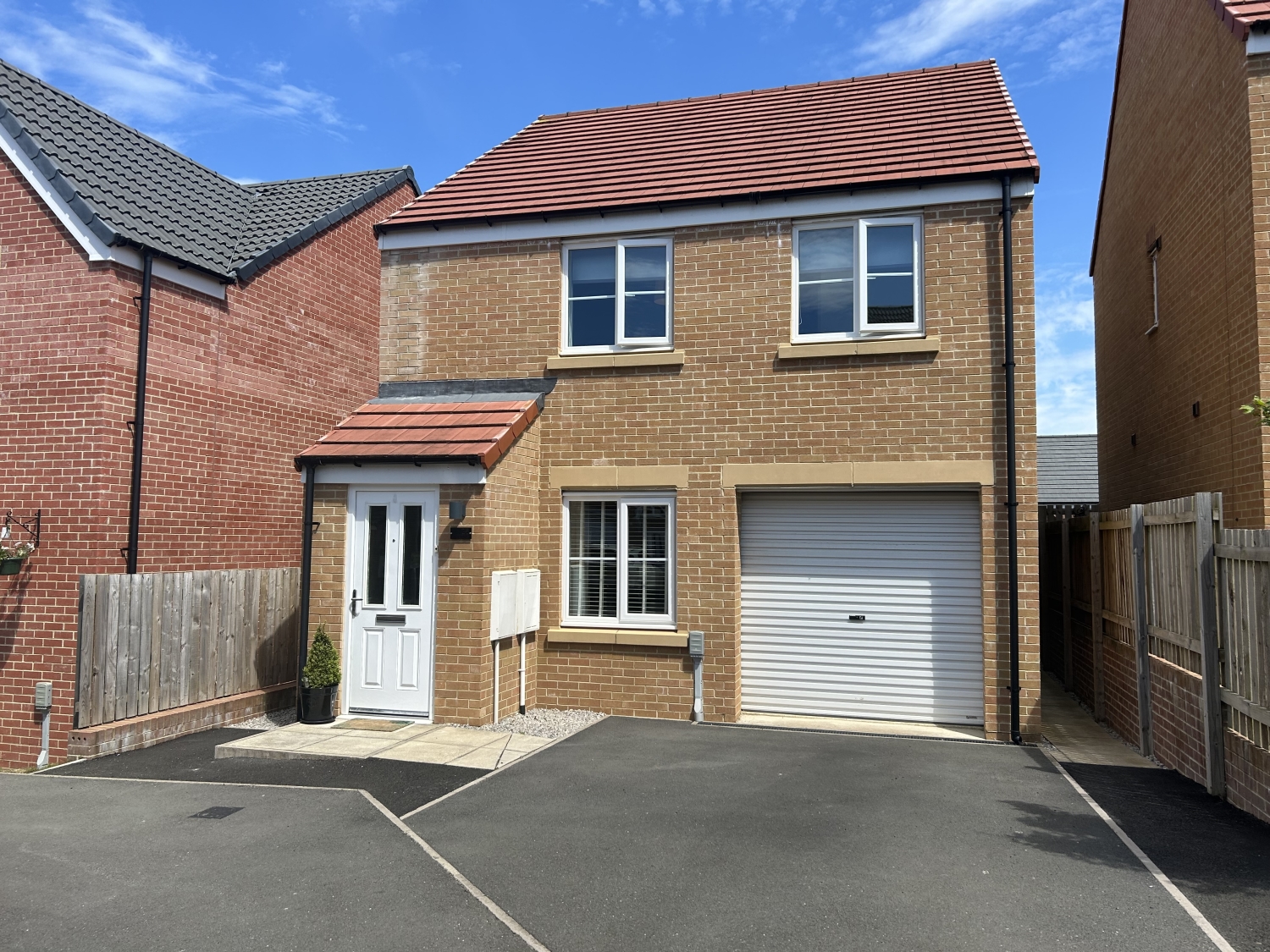 3 bedroom Detached Under Offer