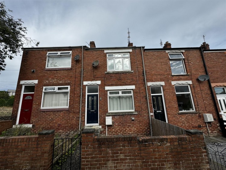 2 bedroom Terraced House SSTC