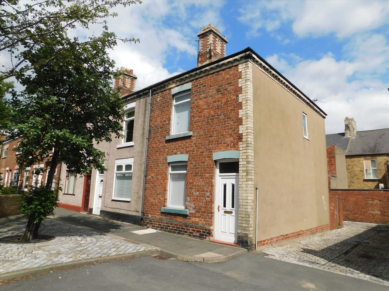 2 bedroom Terraced For Sale