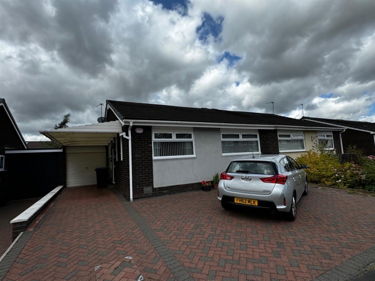 2 bedroom Semi-detached house SSTC