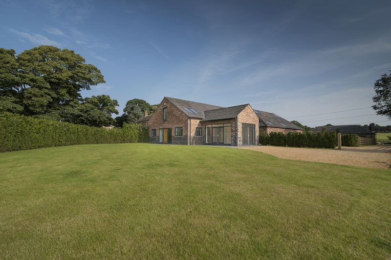 3 bedroom Barn Conversion SSTC