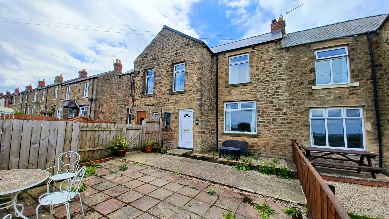 2 bedroom Terraced To Let