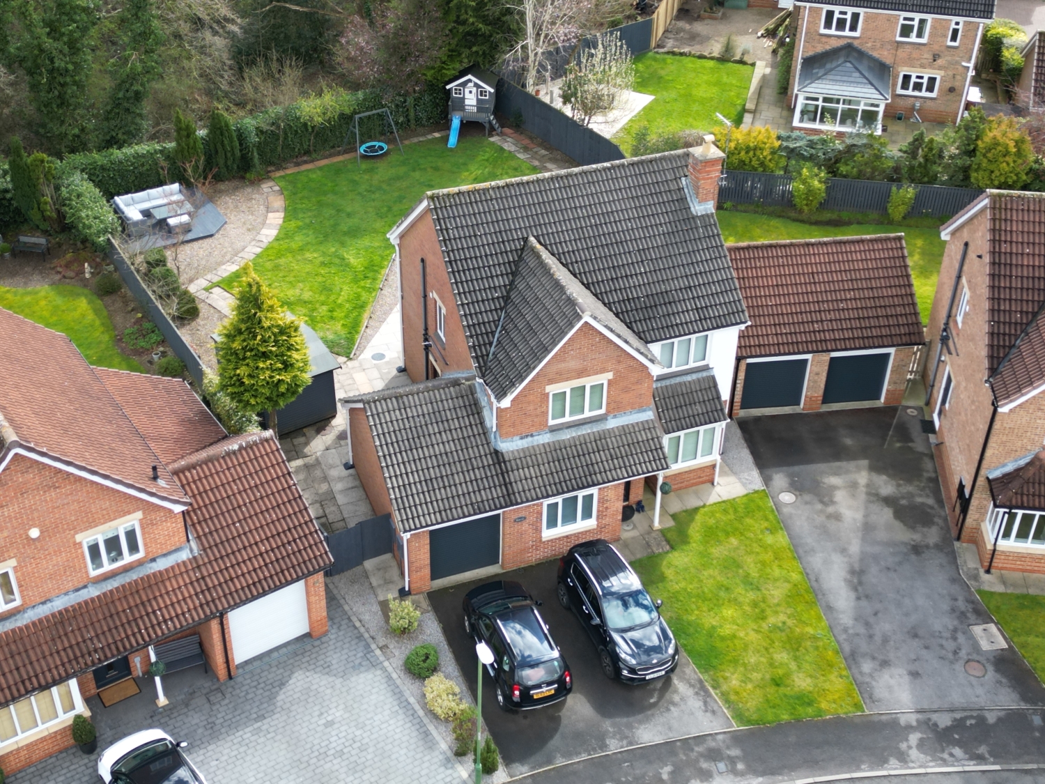 4 bedroom Detached To Let