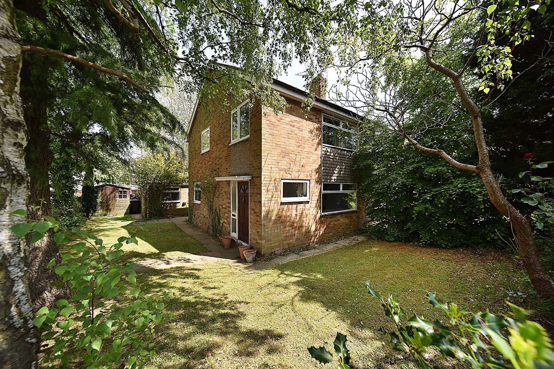 3 bedroom Semi-Detached House SSTC