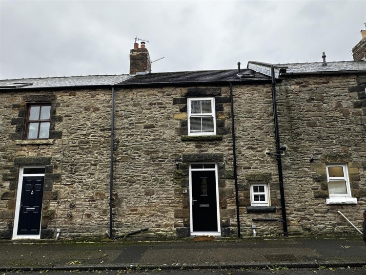 2 bedroom Terraced House SSTC