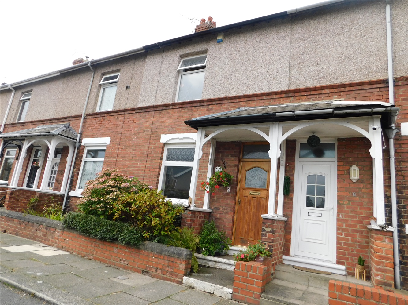 2 bedroom Terraced For Sale