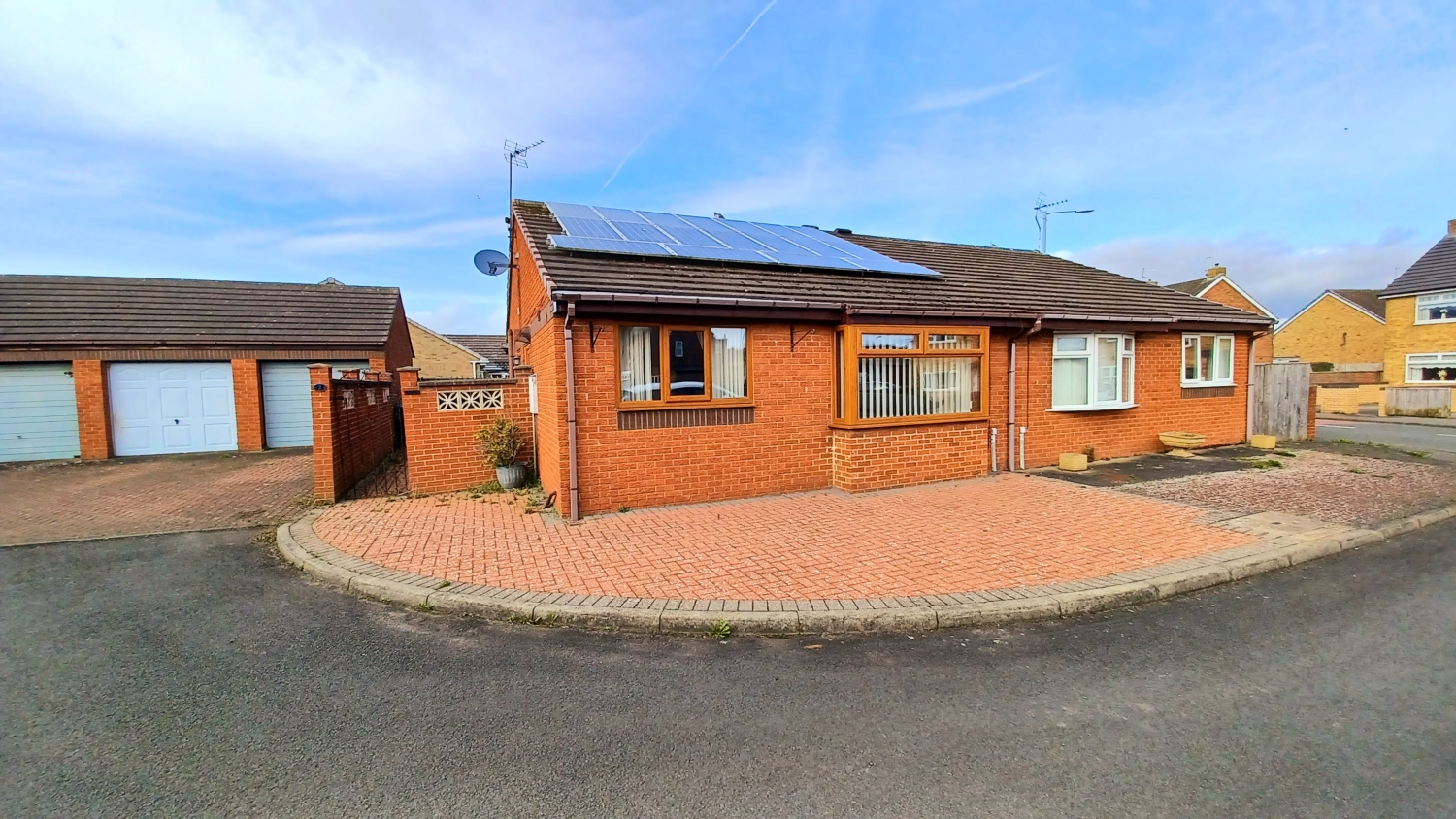 2 bedroom Semi-Detached Under Offer