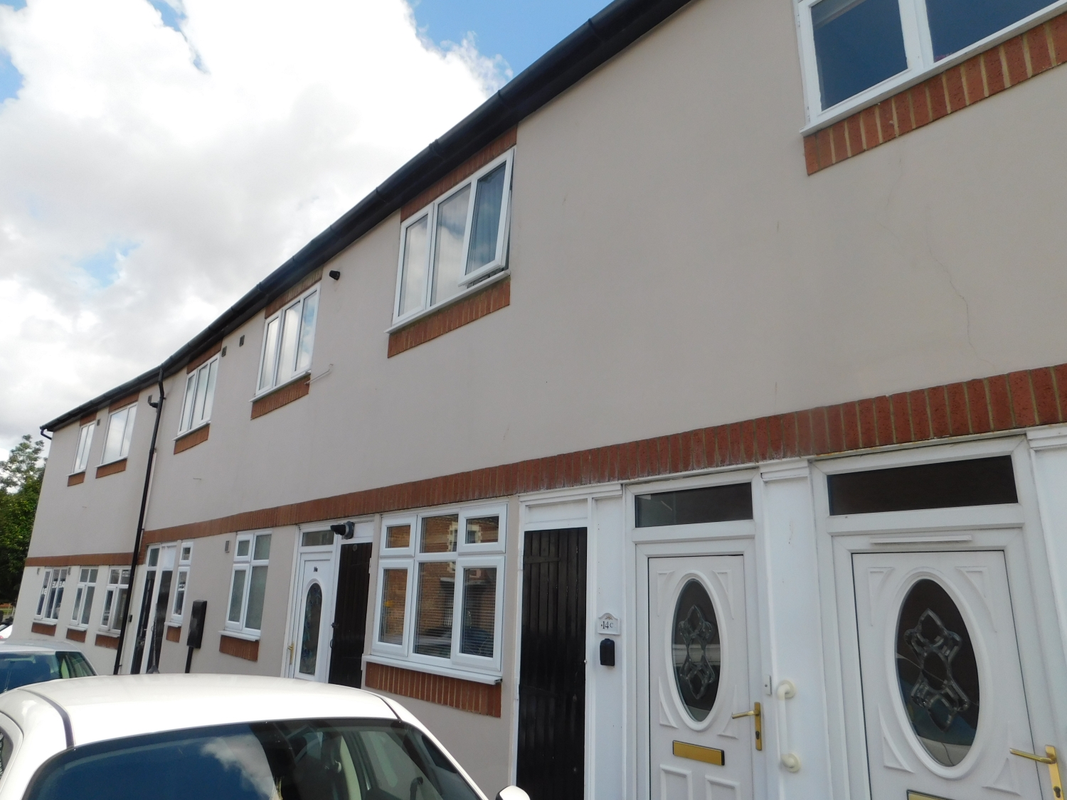 2 bedroom Terraced For Sale