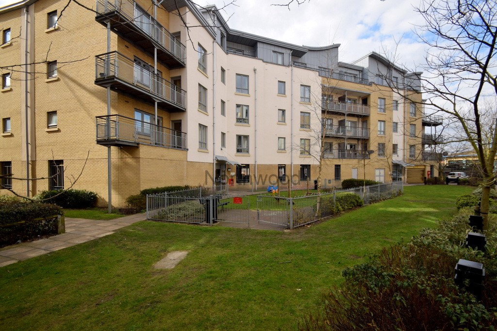 1 bedroom Apartment For Sale