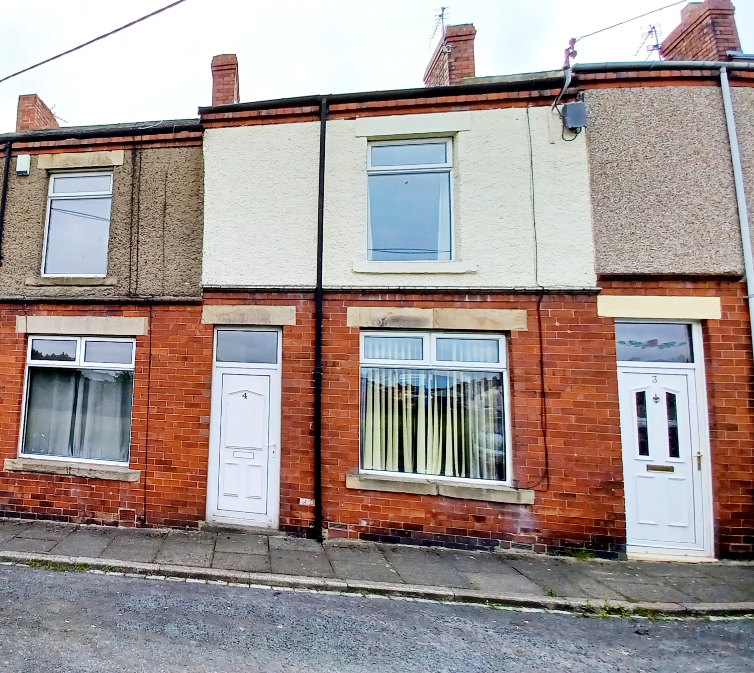 2 bedroom Terraced For Sale