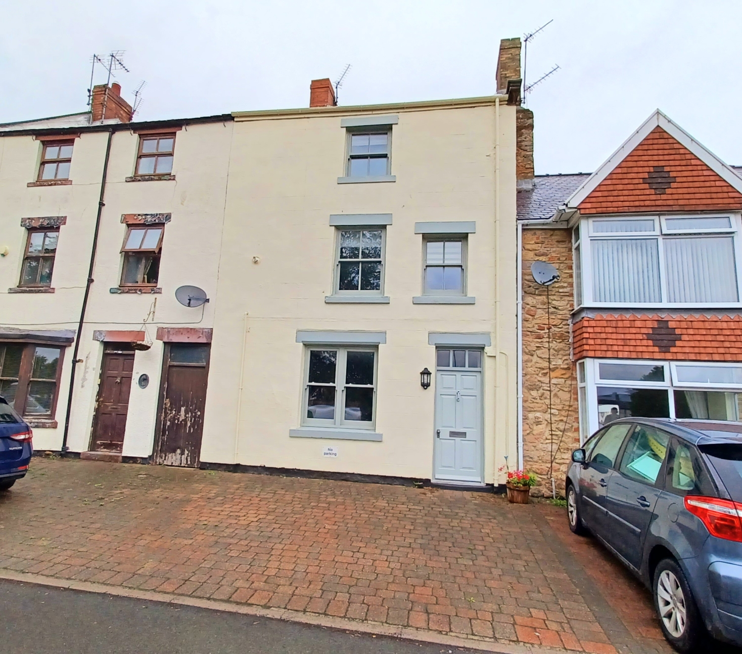 3 bedroom Townhouse For Sale