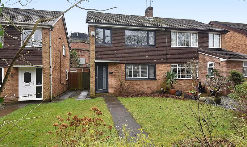 3 bedroom Semi-Detached House SSTC