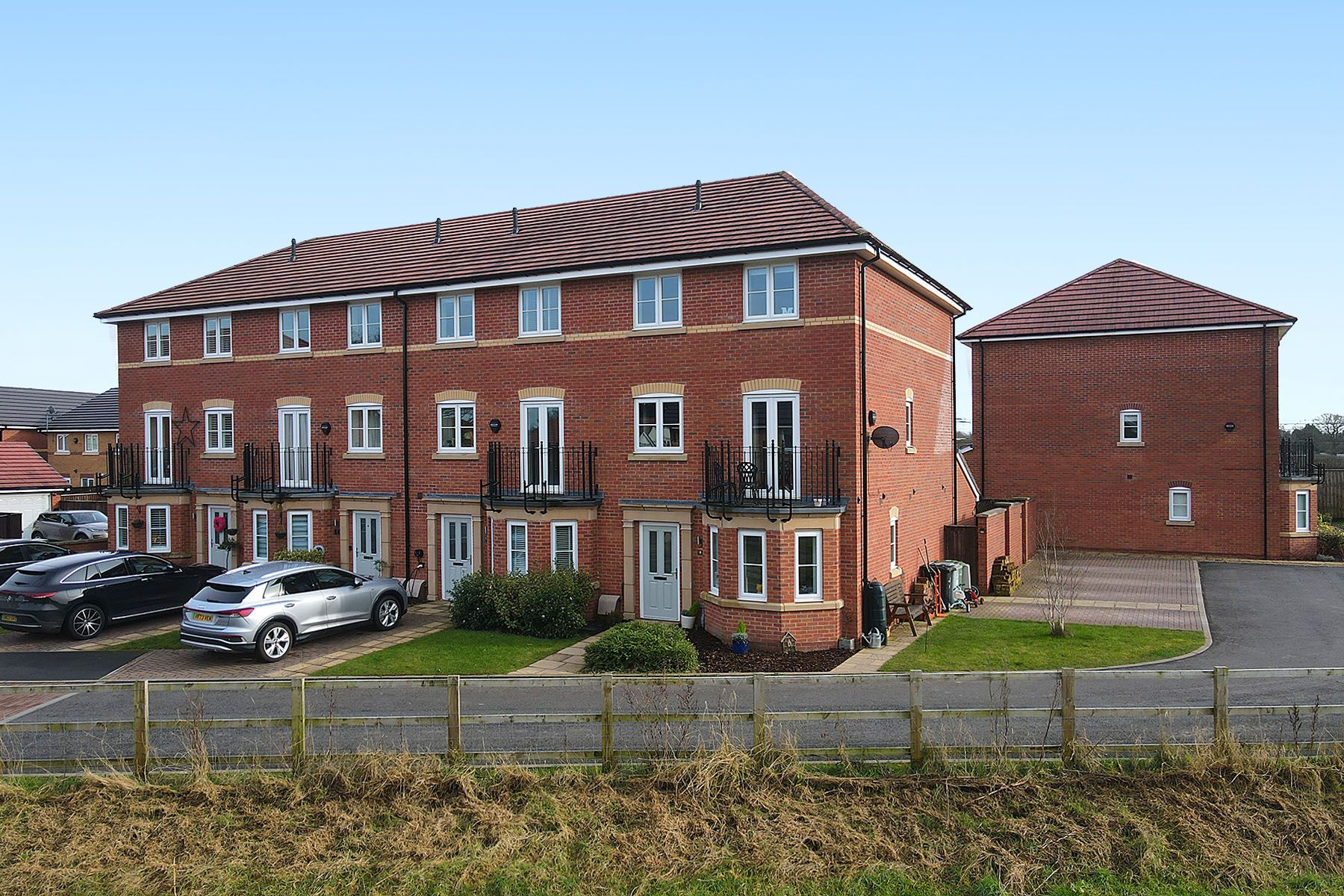 4 bedroom Townhouse SSTC
