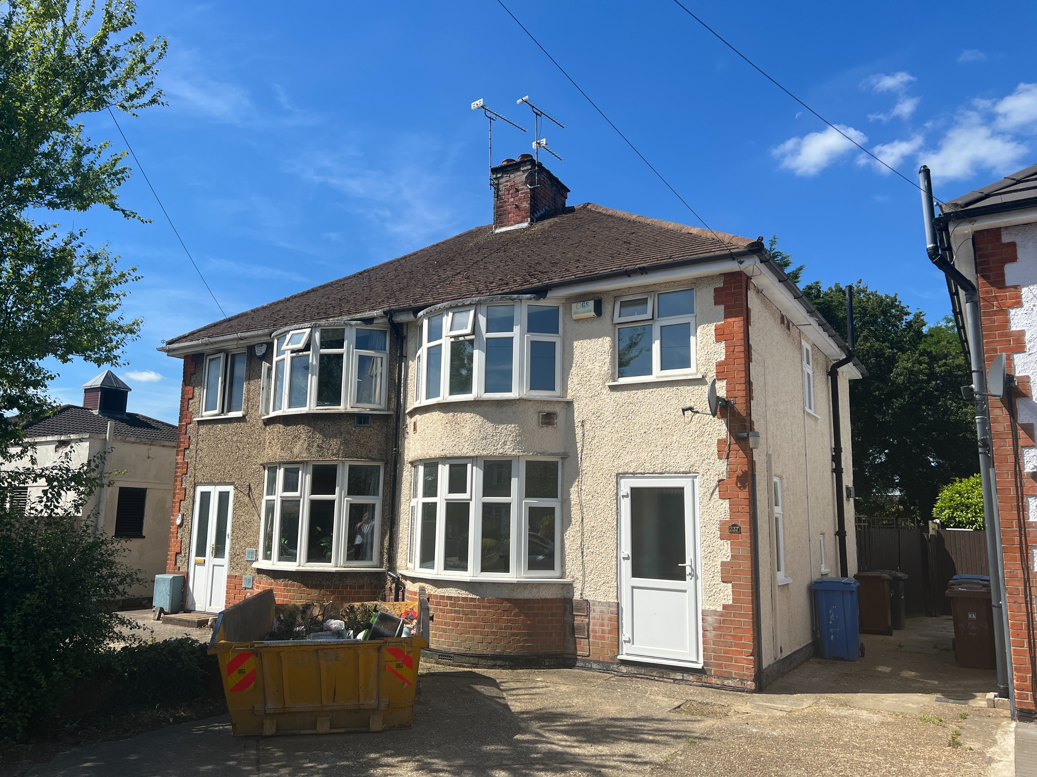 3 bedroom Semi-Detached House To Let