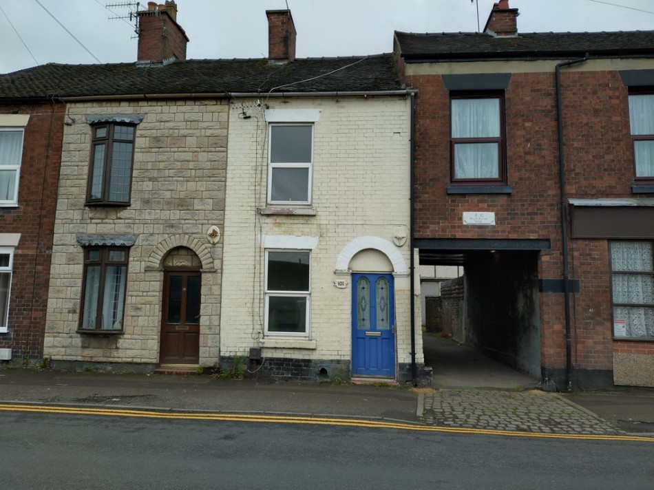2 bedroom Terraced House SSTC