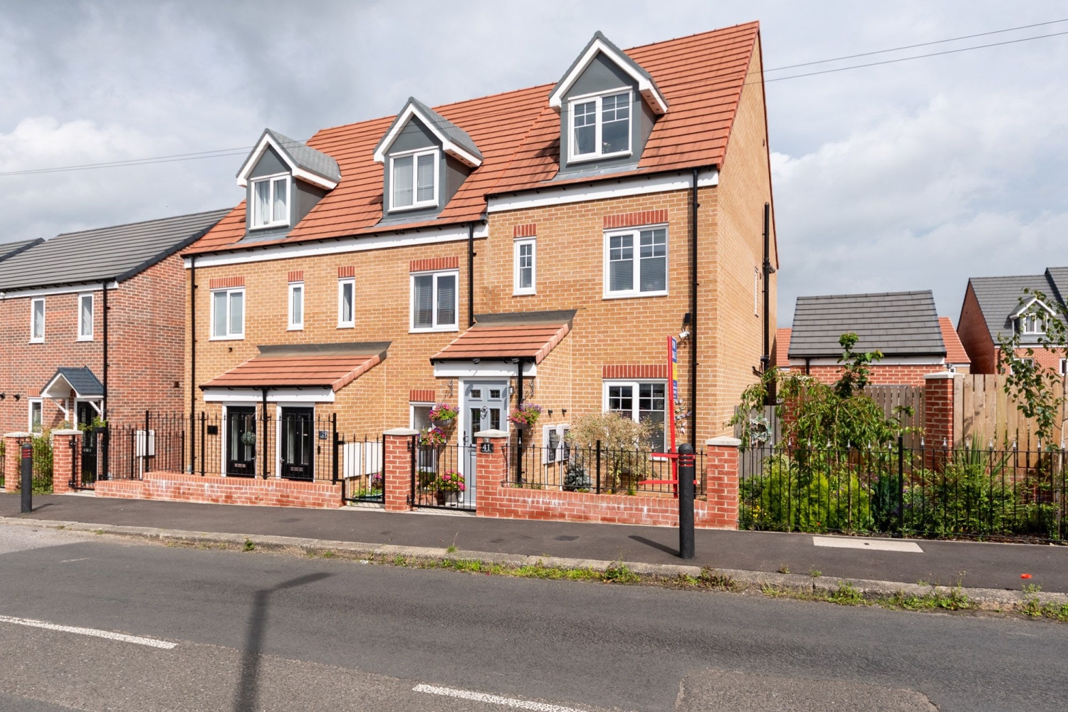3 bedroom Townhouse For Sale