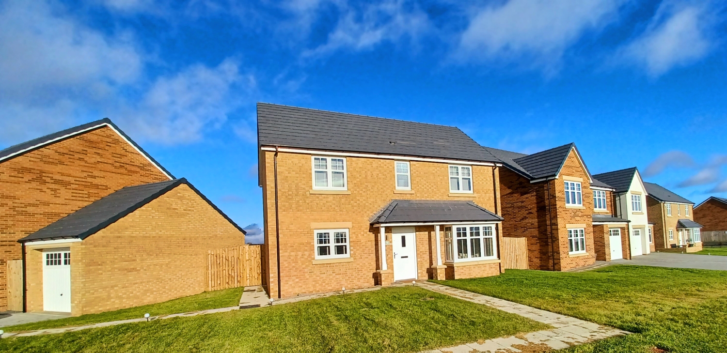 3 bedroom Detached house Under Offer