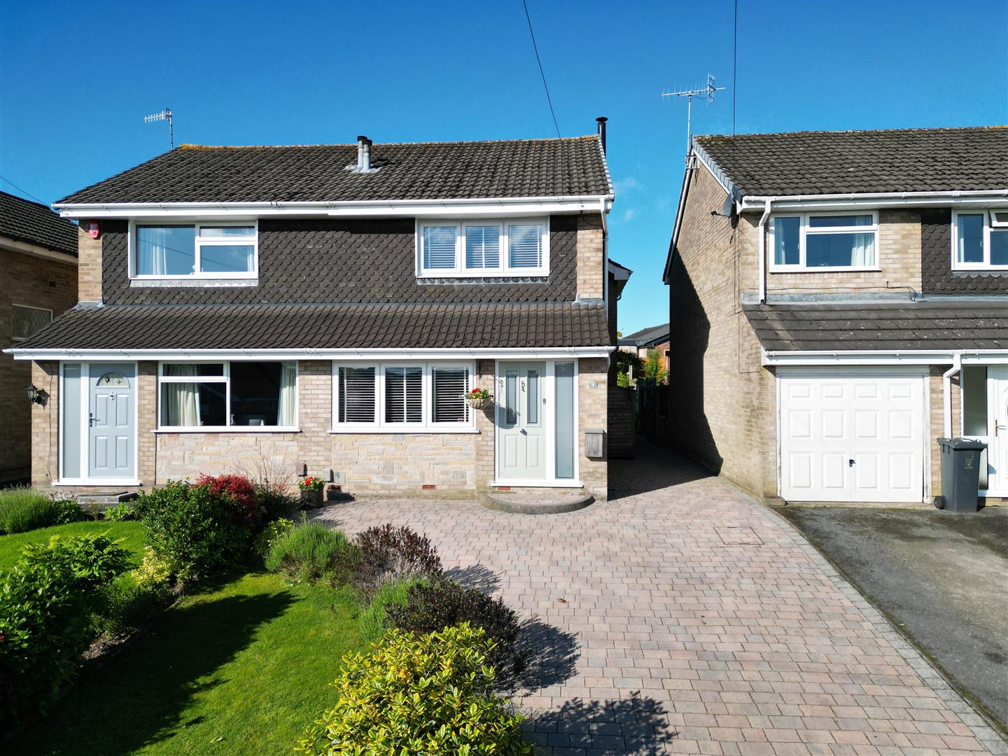 3 bedroom Semi-detached house SSTC