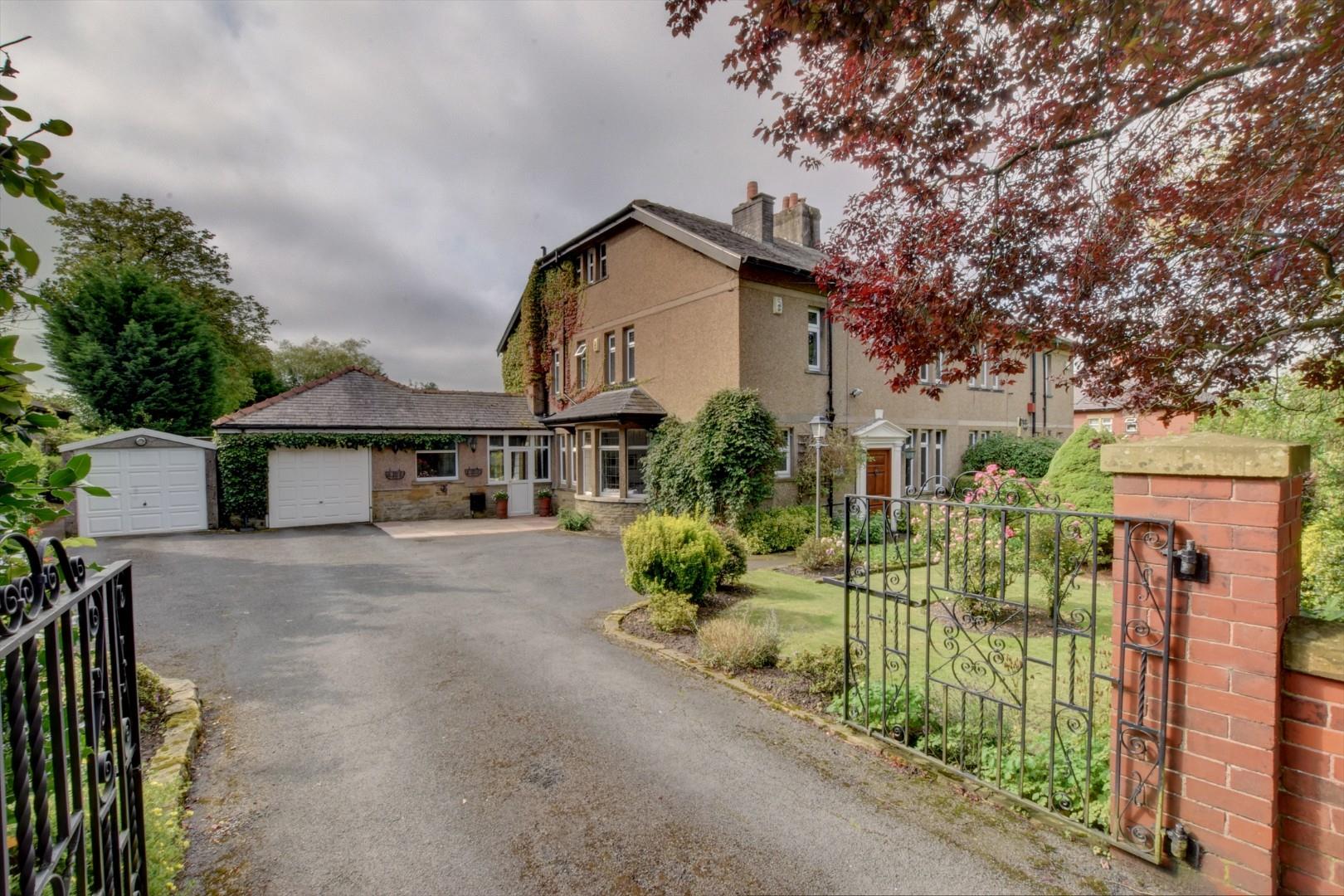 4 bedroom Semi-Detached Sold