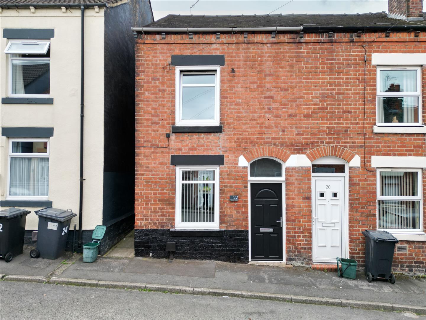 2 bedroom Semi-Detached House SSTC