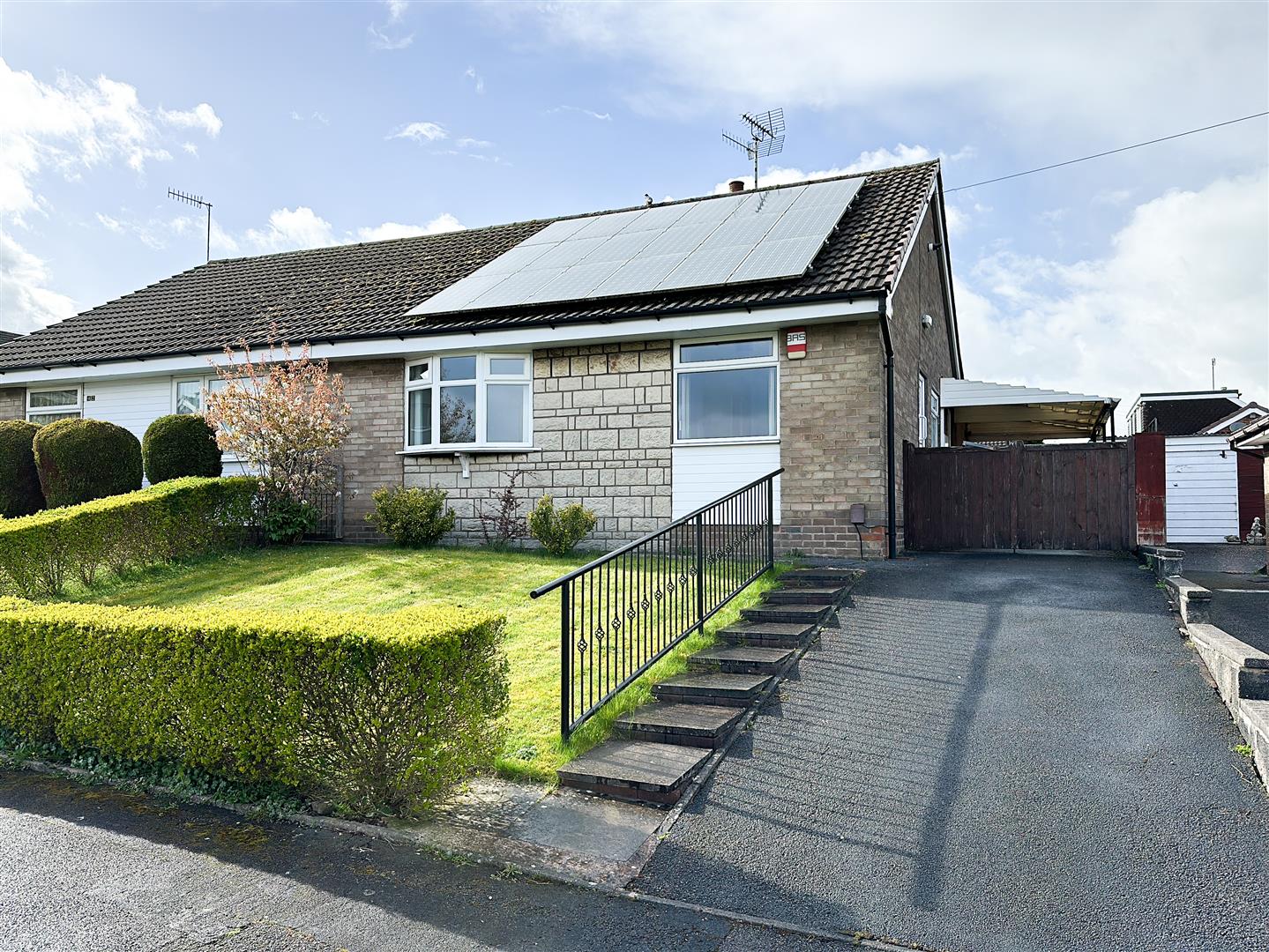 2 bedroom Semi-Detached House For Sale