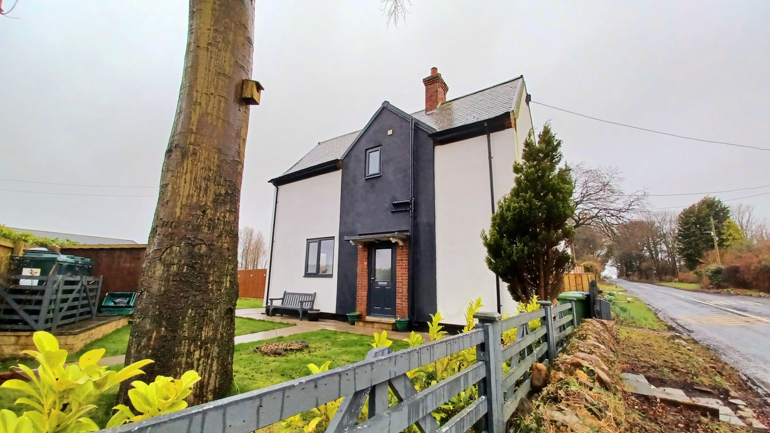 2 bedroom Terraced For Sale
