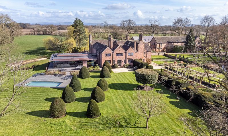 1 Detached House For Sale