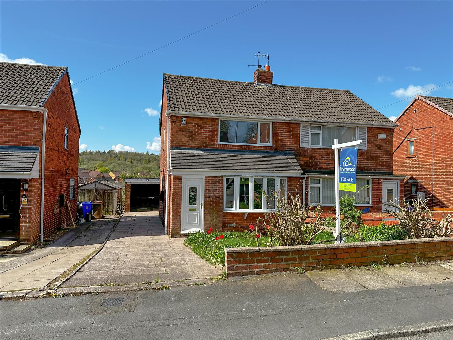 2 bedroom Semi-Detached House Sold
