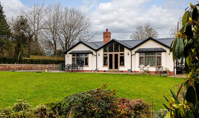 2 bedroom Detached House SSTC