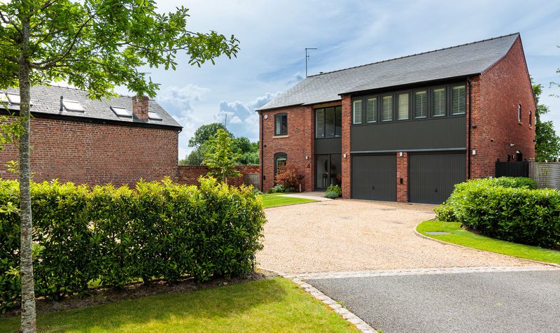5 bedroom Detached House SSTC