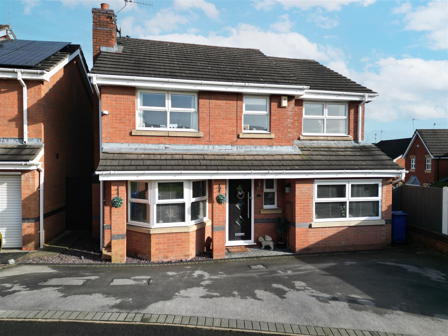 5 bedroom Detached house SSTC